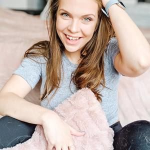 Meet your Posher, Elaine